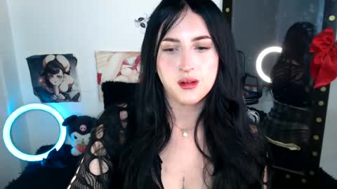 Snapshot of evelyn_sheeran chatting on 06-29-26, 02:18 Julieta online show from 06-29-26, 02:18