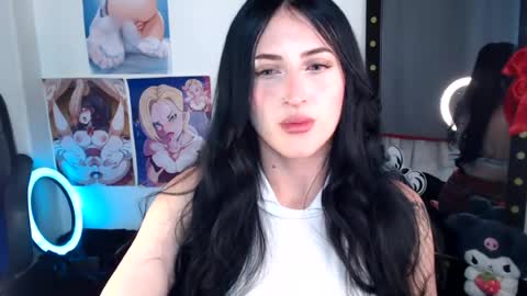 Snapshot of evelyn_sheeran chatting on 07-12-26, 04:36 Julieta online show from 07-12-26, 04:36