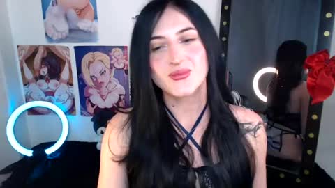 Snapshot of evelyn_sheeran chatting on 07-25-26, 04:10 Julieta online show from 07-25-26, 04:10