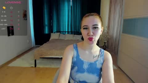 Evelyn Smiths online show from 04-15-26, 03:35