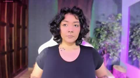 Snapshot of evelynaradia chatting on 11-05-25, 10:59 Evelyn online show from 11-05-25, 10:59