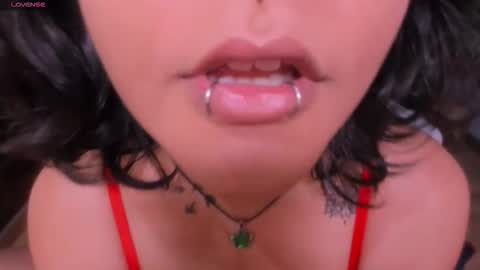  Evelyn  online show from 02-15-26, 07:51