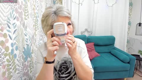 Evelyn online show from 12-25-24, 09:13