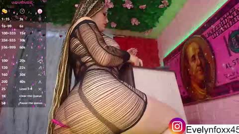 evelyn Foxx new account online show from 10-26-25, 10:15