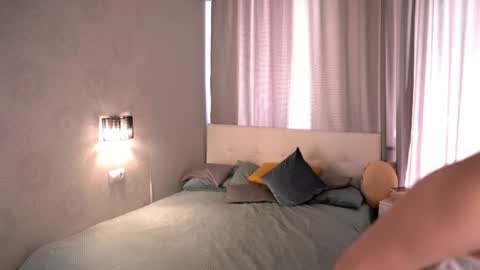 Snapshot of evelynnclaire chatting on 07-01-26, 06:59 Emily online show from 07-01-26, 06:59