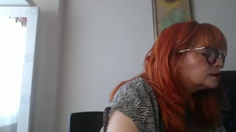 Snapshot of evelynsmithcol chatting on 02-09-26, 03:05 Evelyn Smith online show from 02-09-26, 03:05