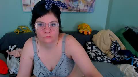 Everly online show from 04-08-26, 12:27