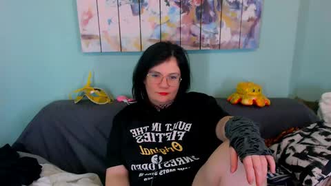 Snapshot of everly_rays chatting on 04-19-26, 06:10 Everly online show from 04-19-26, 06:10