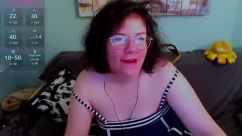 Snapshot of everly_rays chatting on 06-21-26, 05:04 Everly online show from 06-21-26, 05:04