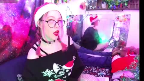 Evie online show from 12-22-24, 06:49