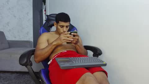 Snapshot of evessinn chatting on 10-29-25, 11:39 luis online show from 10-29-25, 11:39