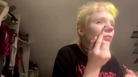 Sky online show from 12-19-25, 05:20