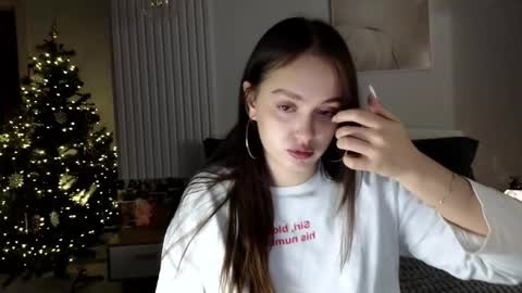 evi_woow online show from 12-14-25, 07:51