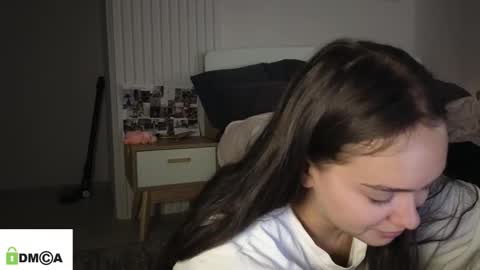 evi_woow online show from 02-03-26, 09:42