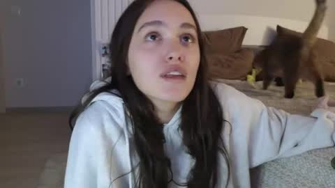 evi_woow online show from 05-07-26, 07:41