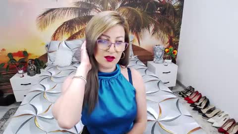 Snapshot of eviajoness chatting on 02-01-25, 01:44 Evia online show from 02-01-25, 01:44