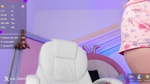 Snapshot of evie_clark_ chatting on 01-11-25, 02:41 My name is Evie nice to meet you really get to know me better private is open online show from 01-11-25, 02:41