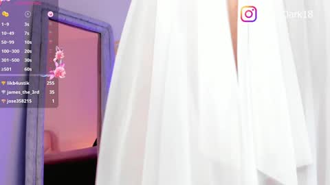 Snapshot of evie_clark_ chatting on 01-15-25, 11:08 My name is Evie nice to meet you really get to know me better private is open online show from 01-15-25, 11:08