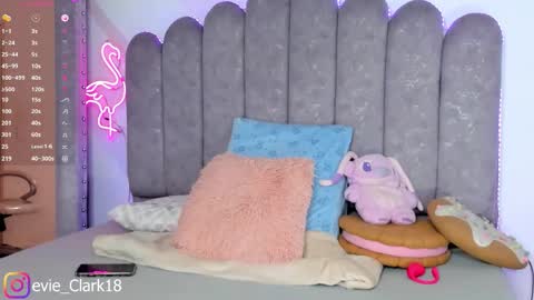 Snapshot of evie_clark_ chatting on 11-27-25, 07:27 My name is Evie nice to meet you really get to know me better private is open online show from 11-27-25, 07:27