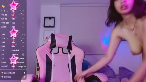 Snapshot of evie_cloud chatting on 12-15-24, 05:45 Evie Cloud online show from 12-15-24, 05:45