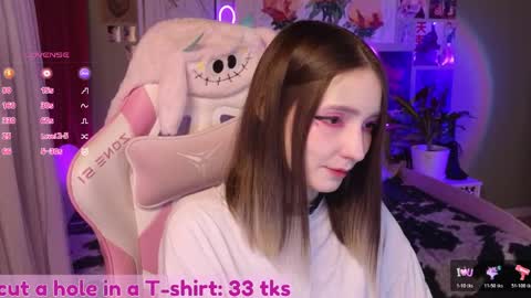 Evie online show from 04-12-26, 10:37