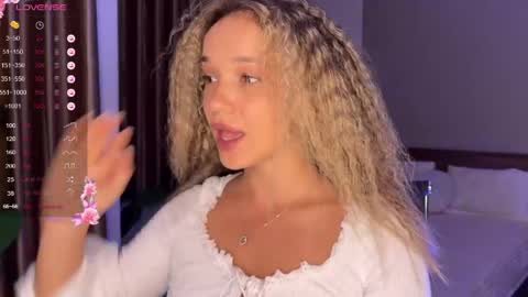 Snapshot of evielina chatting on 05-16-26, 11:57 evielina online show from 05-16-26, 11:57