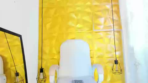 Snapshot of evil_annie chatting on 09-10-25, 10:21 Annie online show from 09-10-25, 10:21