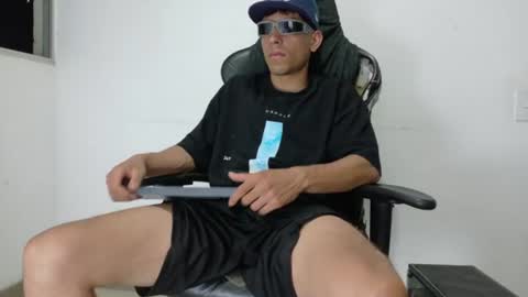 Snapshot of evil_boss1 chatting on 07-02-26, 05:24 evil_boss1 online show from 07-02-26, 05:24