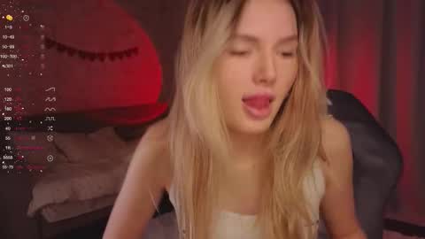 Evelyn online show from 11-16-25, 11:16