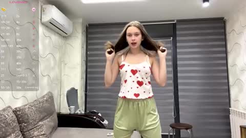 Eva online show from 10-10-25, 03:11