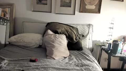 Snapshot of evparrish chatting on 12-17-24, 01:50 EV Parrish online show from 12-17-24, 01:50