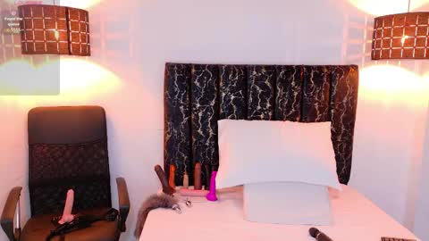 evvaa_moon online show from 04-11-26, 12:53