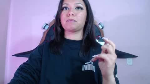 Snapshot of evybubbles_ chatting on 11-07-25, 02:39 Im Evy online show from 11-07-25, 02:39