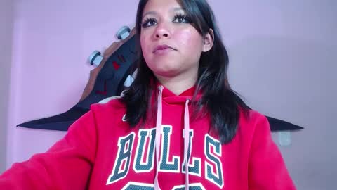 Snapshot of evybubbles_ chatting on 11-23-25, 01:38 Im Evy online show from 11-23-25, 01:38