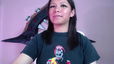 Snapshot of evybubbles_ chatting on 11-23-25, 05:57 Im Evy online show from 11-23-25, 05:57