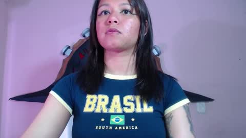 Snapshot of evybubbles_ chatting on 11-25-25, 03:56 Im Evy online show from 11-25-25, 03:56