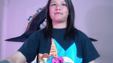 Snapshot of evybubbles_ chatting on 12-04-25, 04:05 Im Evy online show from 12-04-25, 04:05