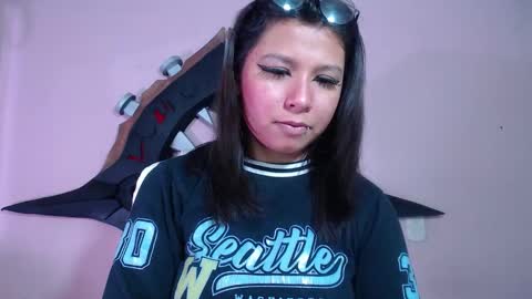 Snapshot of evybubbles_ chatting on 12-05-25, 04:47 Im Evy online show from 12-05-25, 04:47