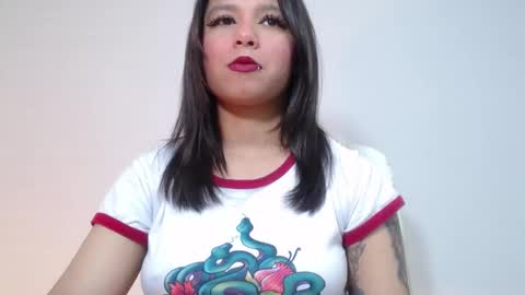 Snapshot of evybubbles_ chatting on 01-06-26, 04:21 Im Evy online show from 01-06-26, 04:21