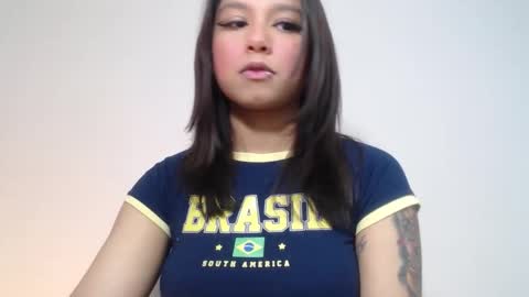 Snapshot of evybubbles_ chatting on 01-09-26, 05:04 Im Evy online show from 01-09-26, 05:04