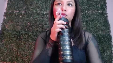 Snapshot of evybubbles_ chatting on 02-06-26, 05:16 Im Evy online show from 02-06-26, 05:16