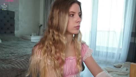 Snapshot of evymiuu chatting on 04-28-26, 07:35 Evy online show from 04-28-26, 07:35