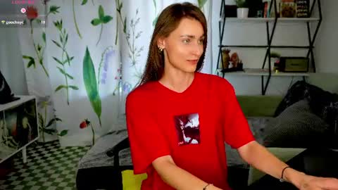 Snapshot of exe_cutie chatting on 07-28-26, 03:21 Mary online show from 07-28-26, 03:21