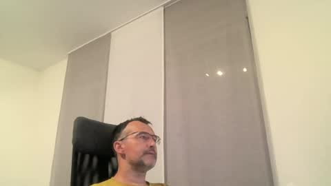 Snapshot of exhibit77 chatting on 07-07-26, 01:19 exhibit77 online show from 07-07-26, 01:19