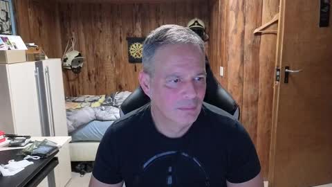 Snapshot of exibe1219 chatting on 01-06-25, 06:52 exibe1219 online show from 01-06-25, 06:52