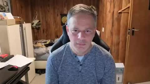 Snapshot of exibe1219 chatting on 02-15-25, 10:00 exibe1219 online show from 02-15-25, 10:00