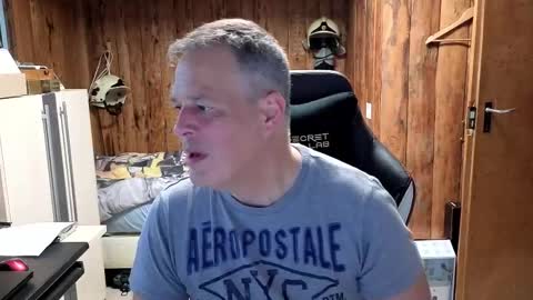 Snapshot of exibe1219 chatting on 02-26-25, 10:15 exibe1219 online show from 02-26-25, 10:15