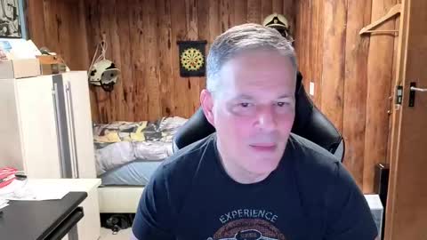 Snapshot of exibe1219 chatting on 03-06-25, 10:20 exibe1219 online show from 03-06-25, 10:20