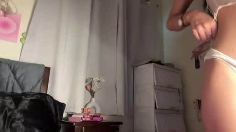 Angela online show from 11-28-25, 04:04