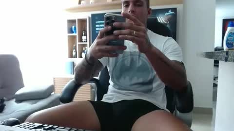 Snapshot of exotic_dude chatting on 01-10-26, 05:26 camilo online show from 01-10-26, 05:26